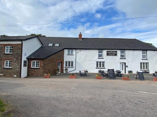 The Thelbridge Cross Inn Crediton Eksteriør bilde